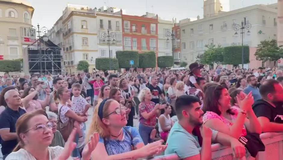 Video: Chirigota 'Los caraduras de Cai' en la ceremonia del dios Momo en el Carnaval 2022