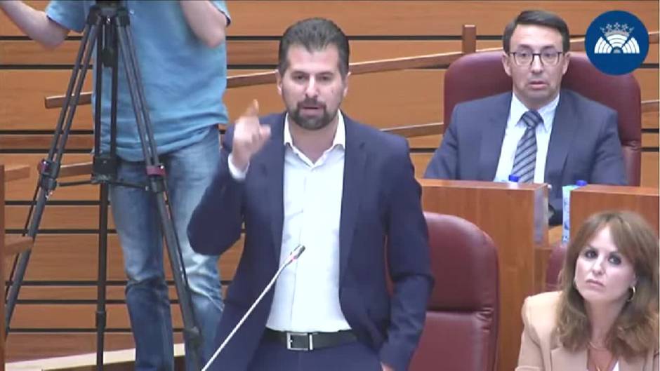 Tudanca pide investigar el incendio y Mañueco le culpa de regodearse: "parece que llevaba gasolina"