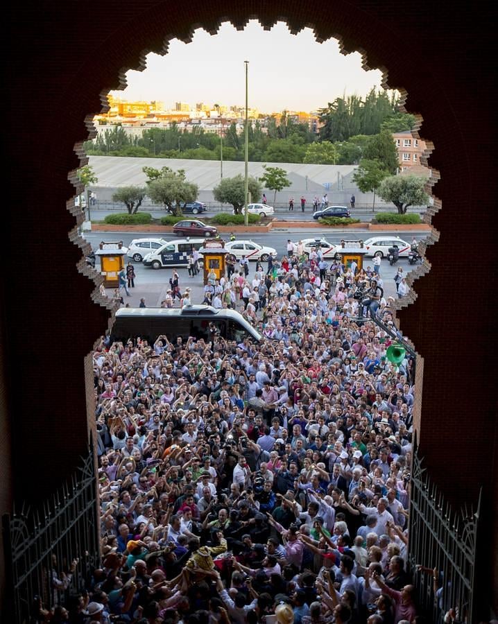 La temporada fantástica de Sebastián Castella, con cumbre en Madrid, foto a foto