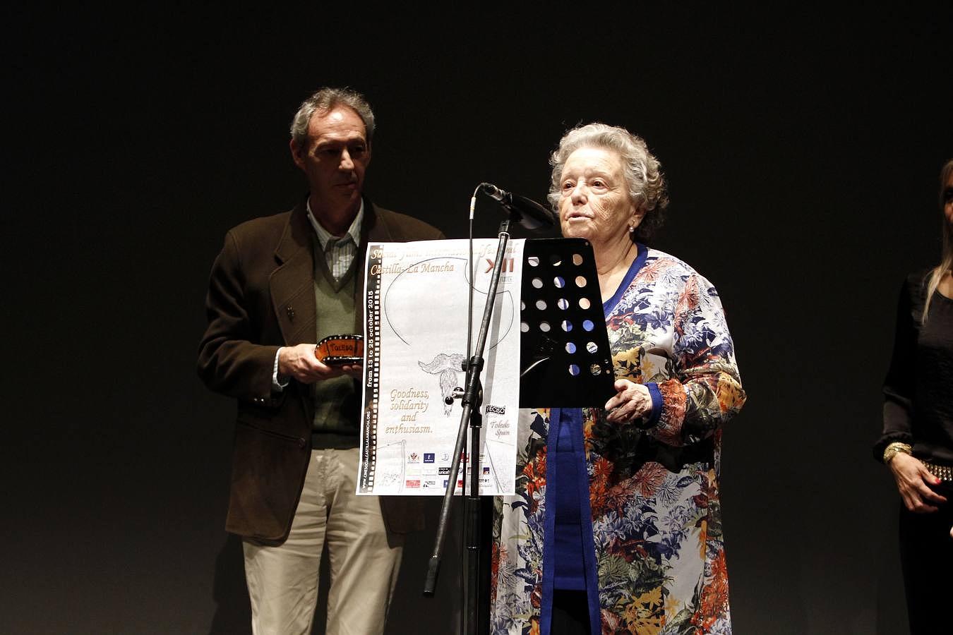 El vicealcalde y concejal de Cultura, José María González Cabezas entregó el galardón a la actriz Maria Galiana. 