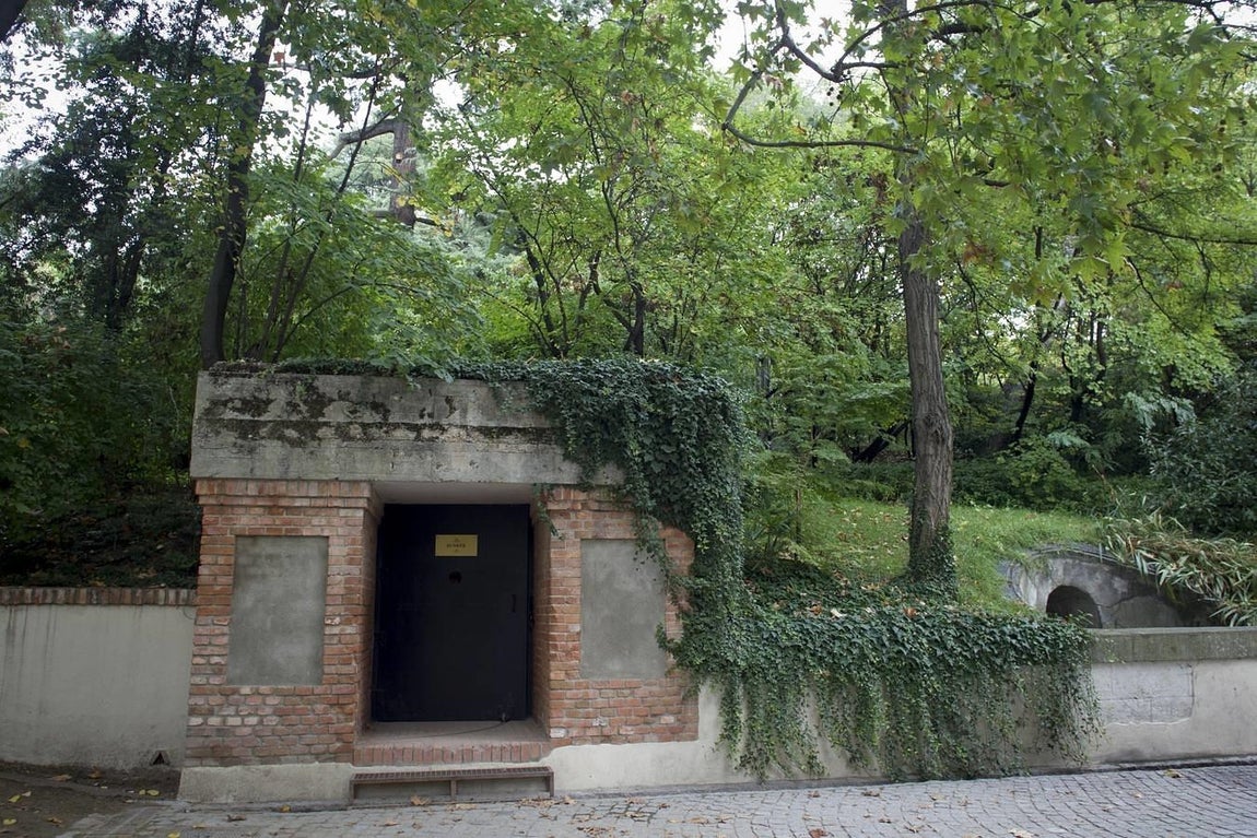 12. La primera construcción en realizarse fue el palacio, levantado sobre lo que fuera antes una casa de labor