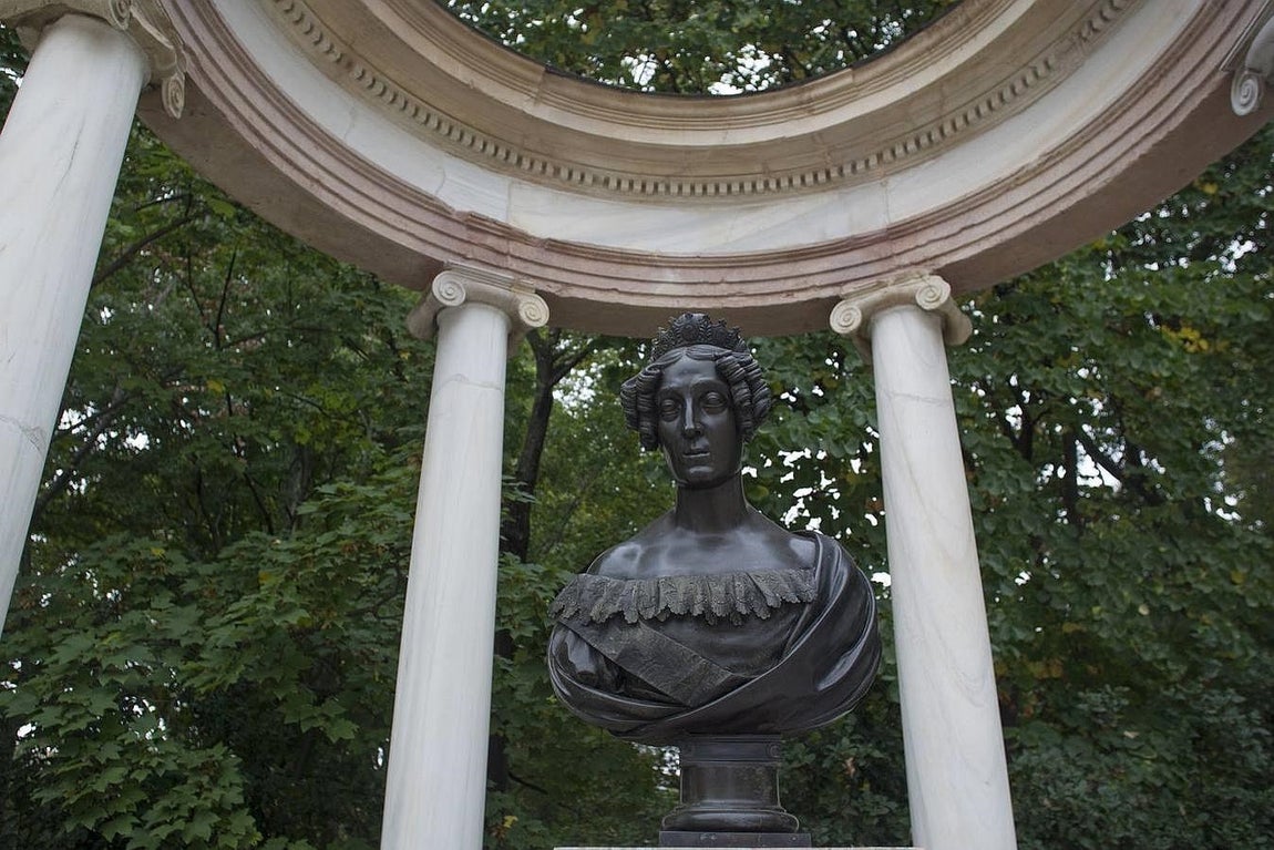 1. La belleza paisajística se une a la riqueza arquitectónica de los «caprichos» que salpican este jardín histórico, un auténtico museo al aire libre