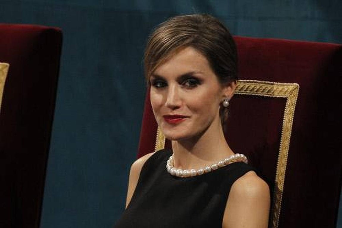 En imágenes: Doña Letizia continúa fiel a Felipe Varela en los Premios Princesa de Asturias