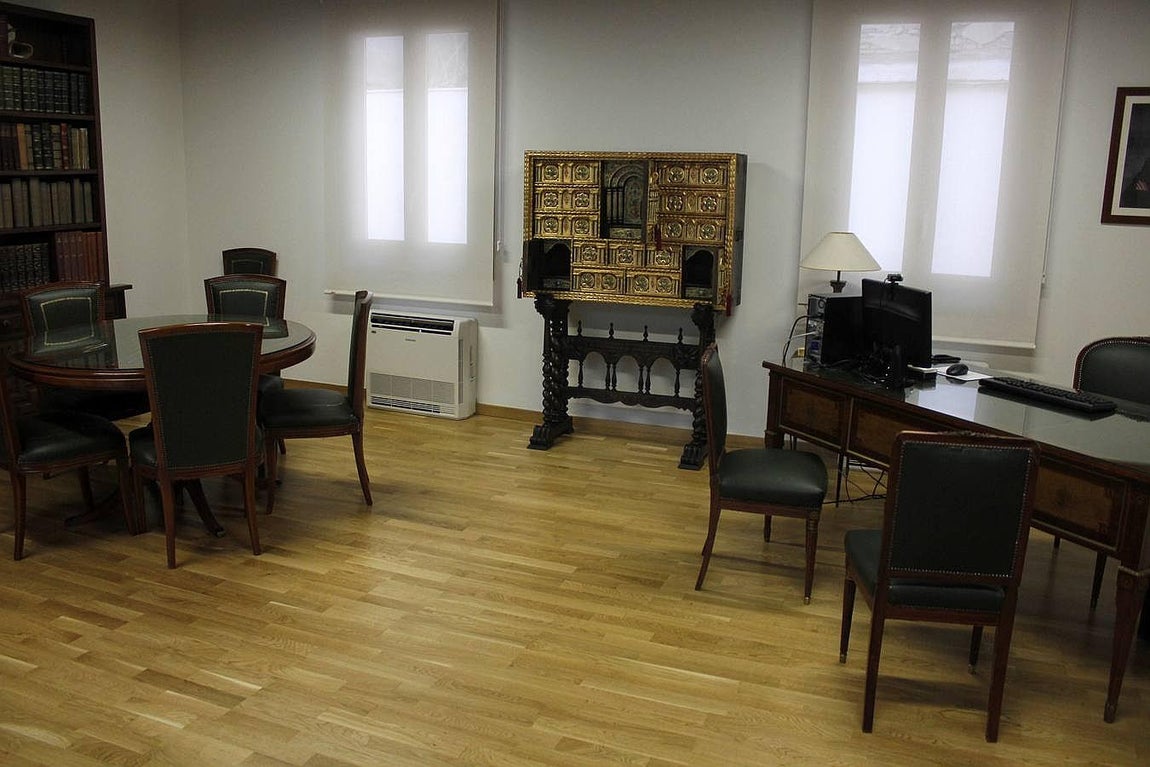 El Colegio de Médicos inaugura su nueva sede en el Casco Histórico