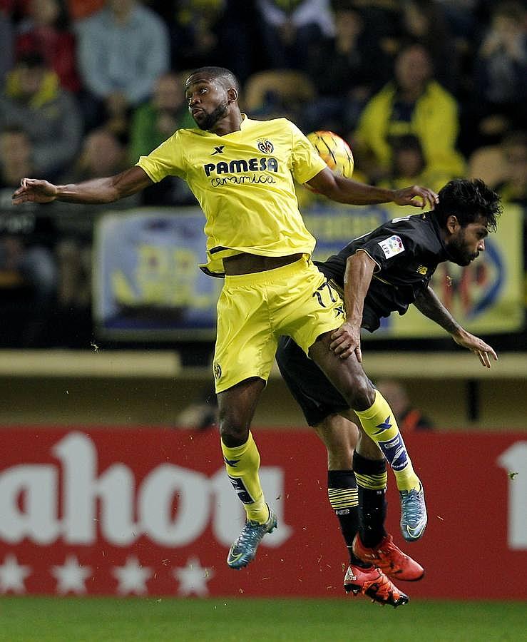 El Sevilla pierde ante el Villarreal por 2-1