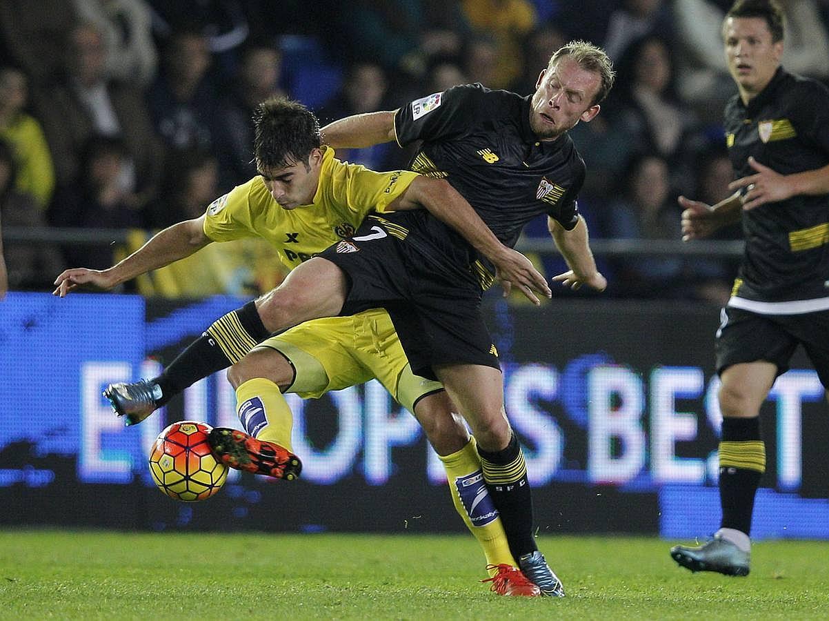 El Sevilla pierde ante el Villarreal por 2-1