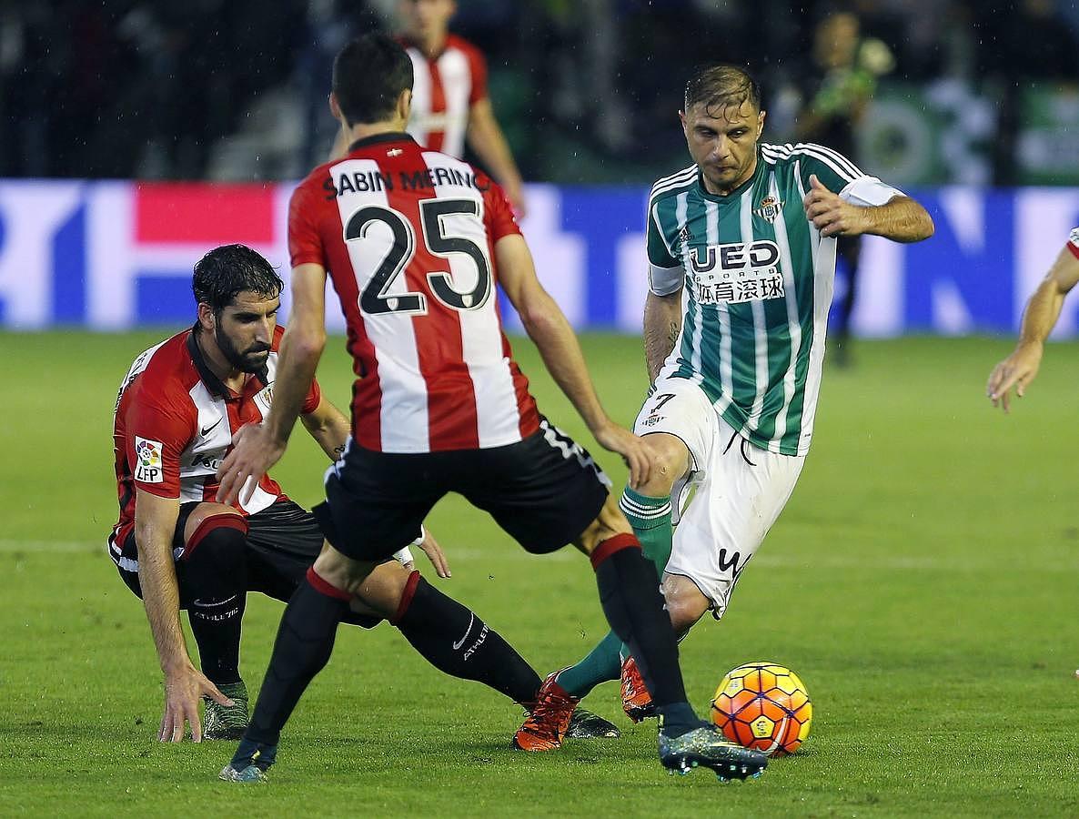 El Betis pierde ante el Athletic de Bilbao por 1-3