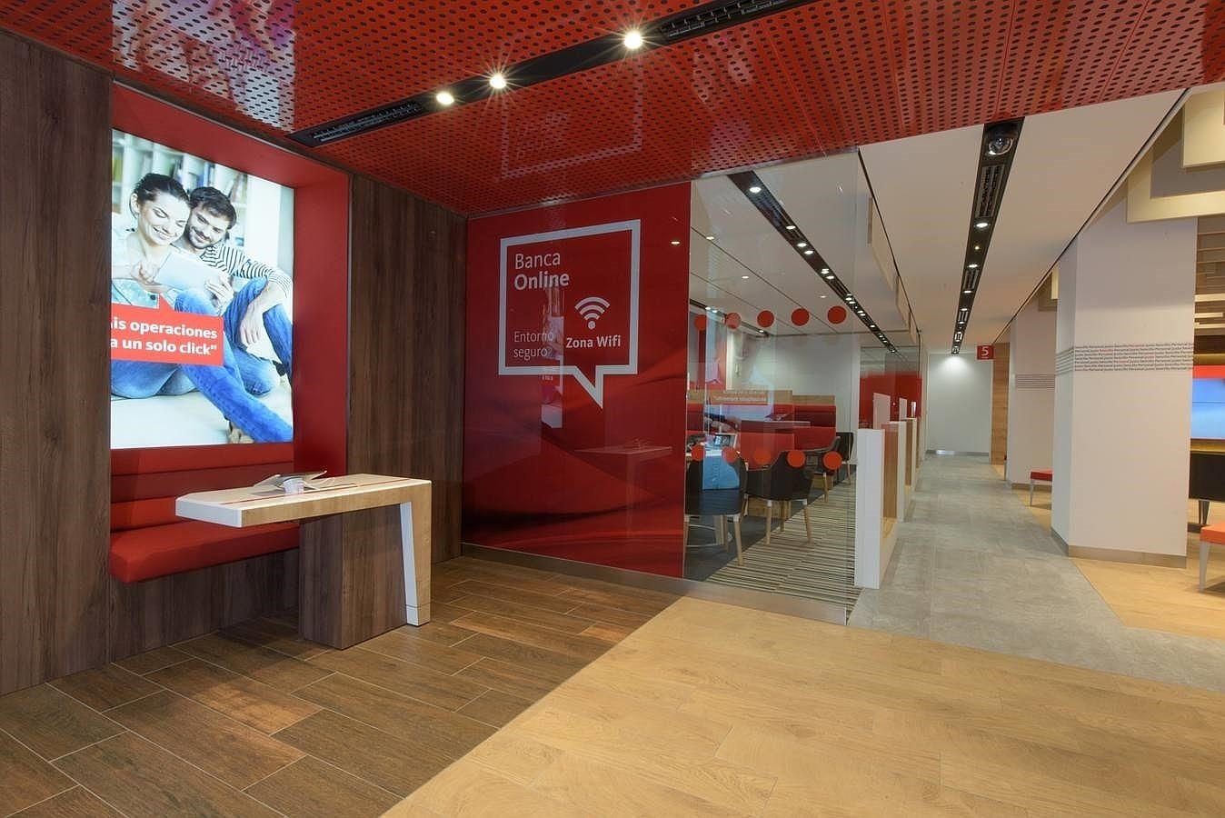 Fotogalería: así será la oficina del futuro del Banco Santander