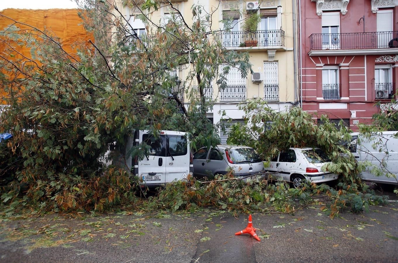 Las lluvias han superado los 150 litros por metro cuadrado en apenas unas horas en Valencia. 