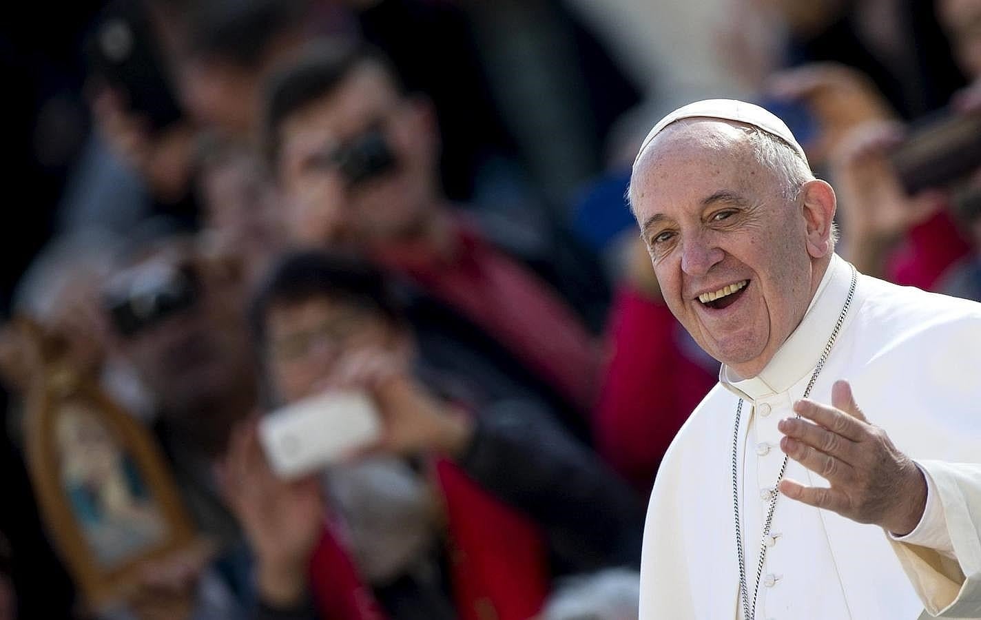 El Papa Francisco ostenta el cuarto puesta y es, según Forbes. el latinoamericano más influyente del mundo