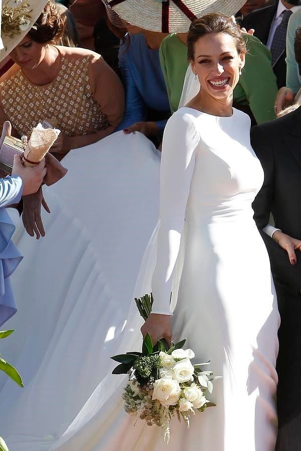 La ya señora de Rivera, sonriente y feliz. 