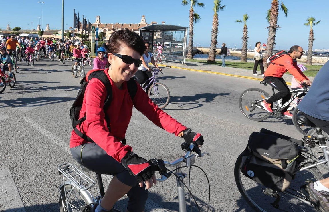 Bahía Sur celebra el Día de la Bicicleta. Si participaste... ¡búscate entre las imágenes!