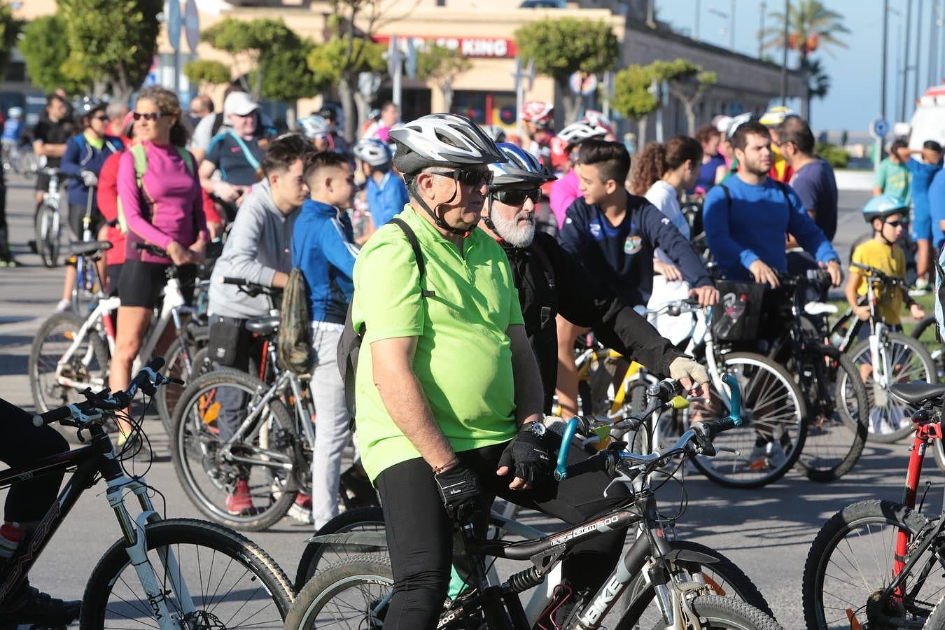 Bahía Sur celebra el Día de la Bicicleta. Si participaste... ¡búscate entre las imágenes!