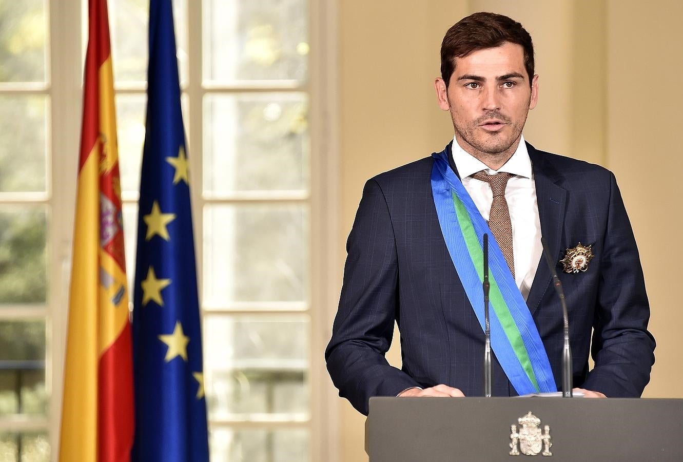 Casillas recibe la Gran Cruz de la Orden al Mérito Deportivo. 