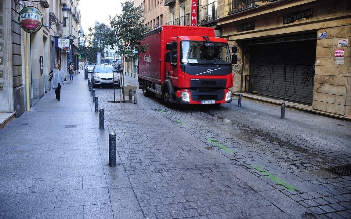 13. Los 3.954 parquímetros del SER estarán inactivos todo el día e incorporarán información en cada uno de ellos relativa a la alta contaminación y a la prohibición de estacionamiento
