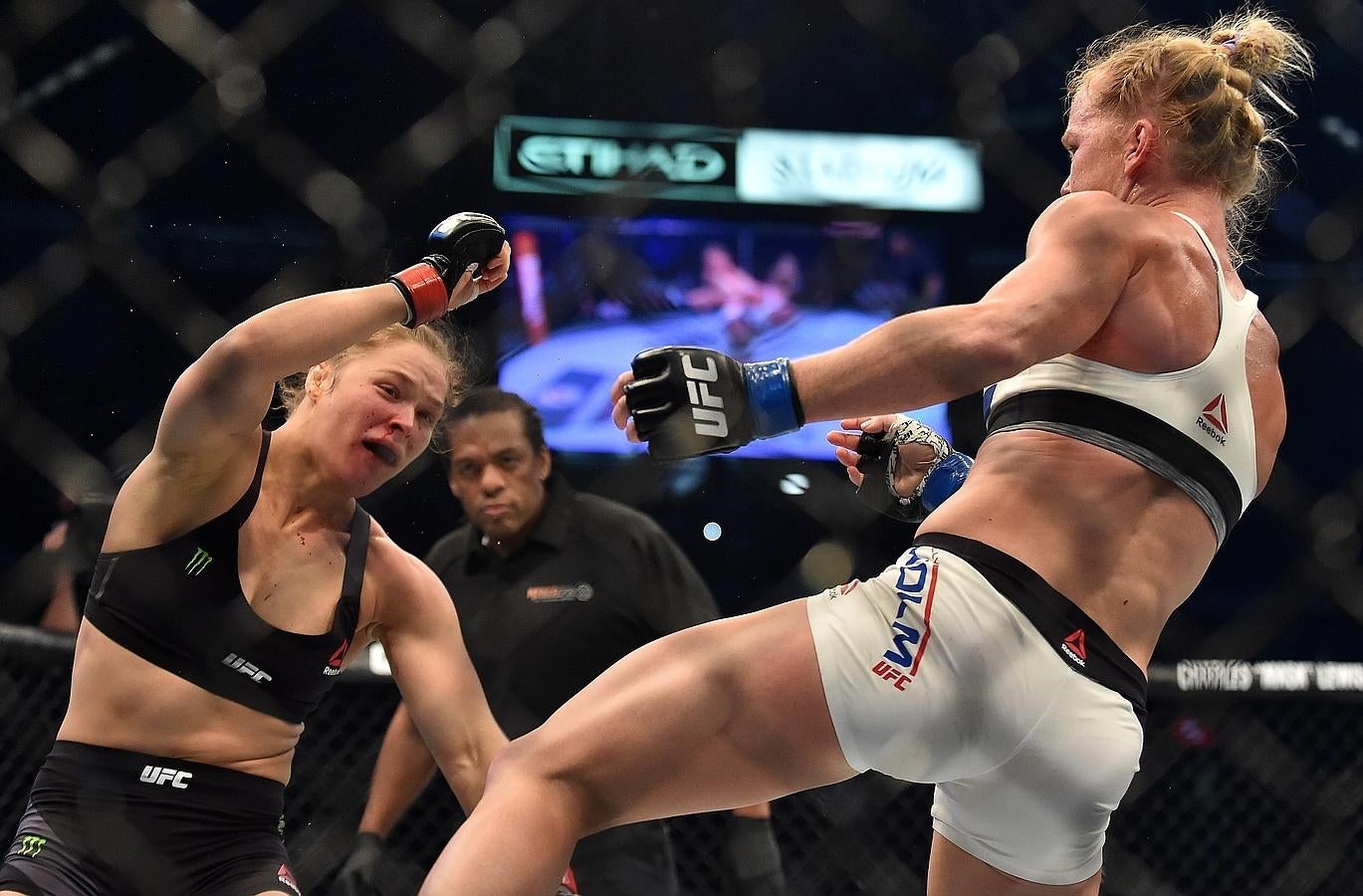 La derrota de Ronda Rousey, en imágenes