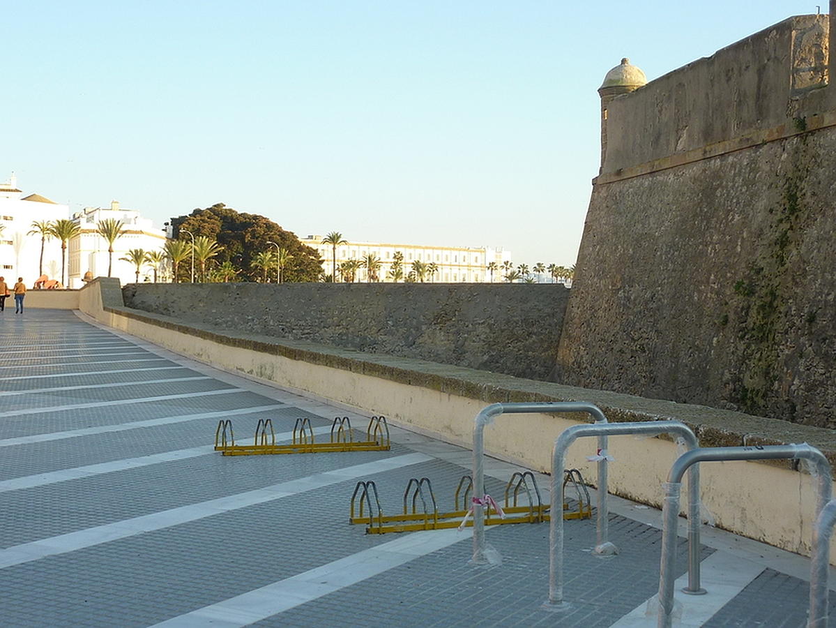 Así son los 25 nuevos aparcabicis de Cádiz