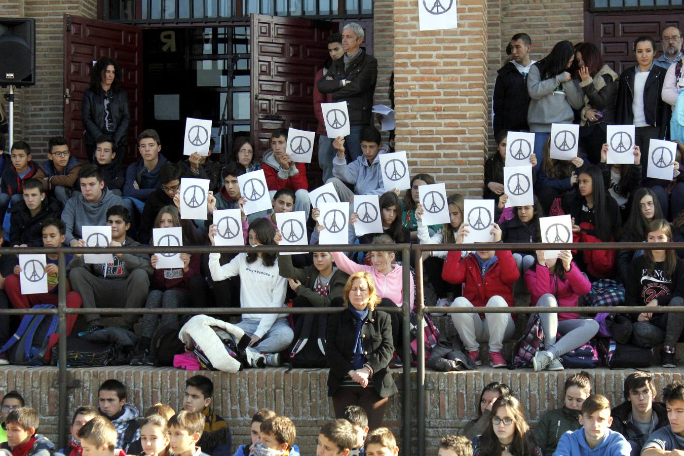 Los alumnos del IES Sefarad claman por la paz