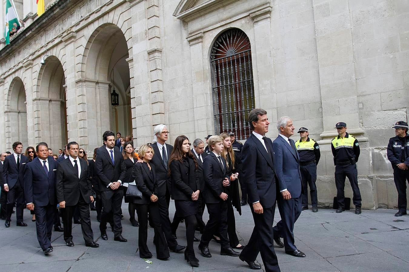 Así se vivió en Sevilla el funeral de la duquesa de Alba