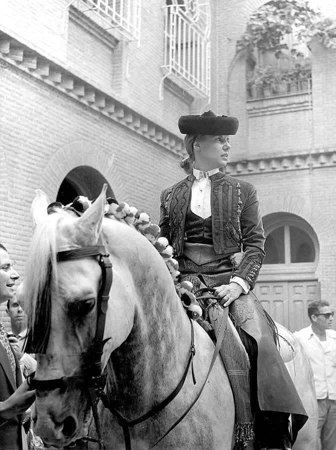 Cayetana en una corrida goyesca. 