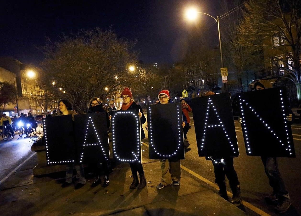 No solo se manifestaron las personas de color. 