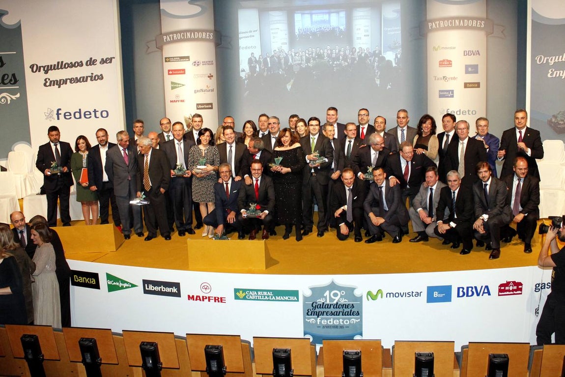 Foto de familia de los galardonados. 