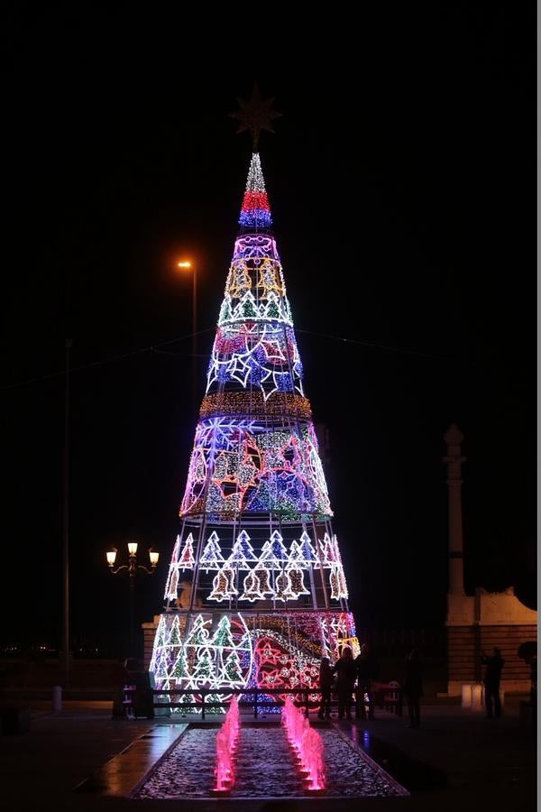 Inauguración del alumbrado de navidad en Cádiz