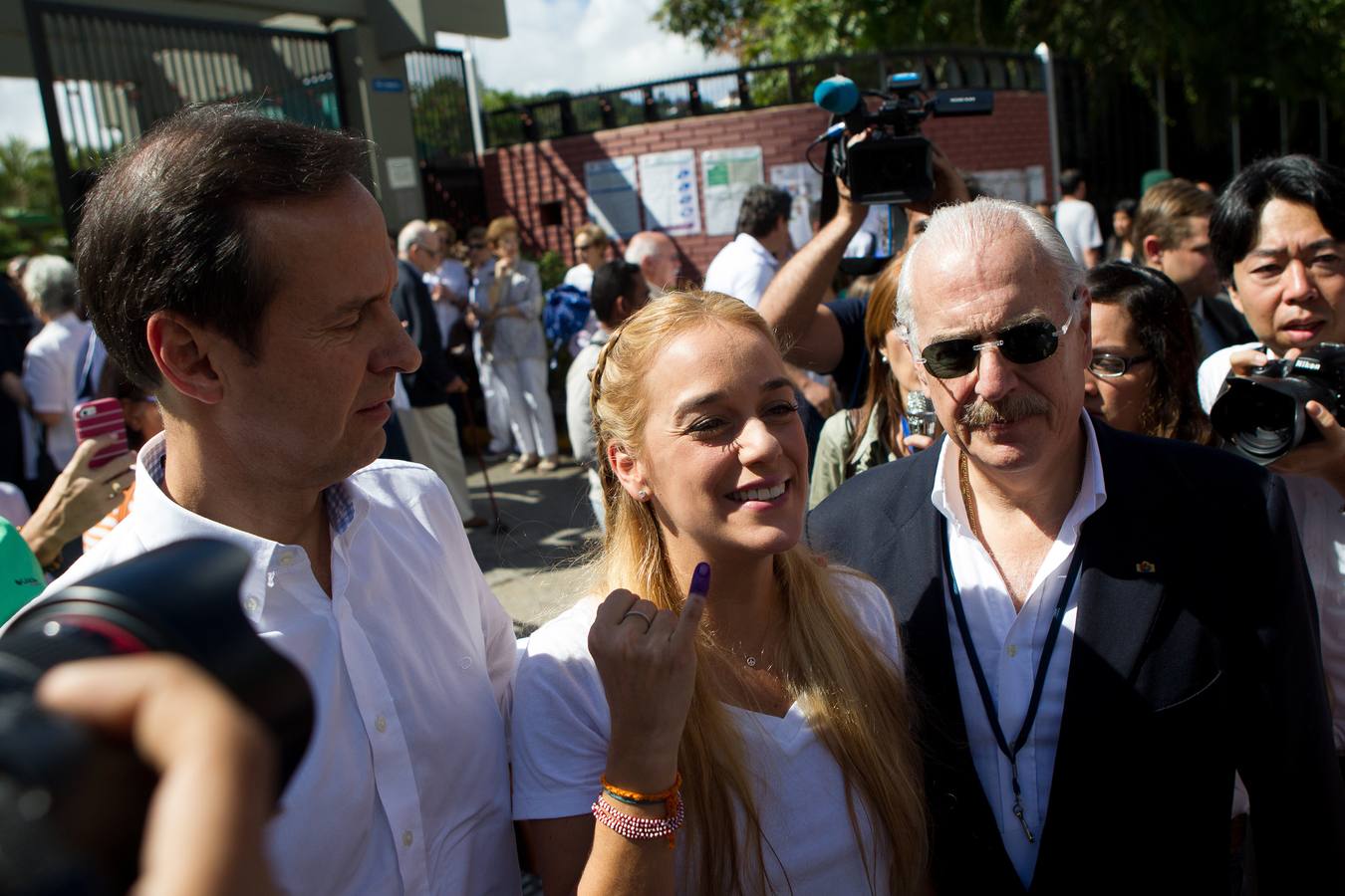 Tintori junto a los expresidentes Quiroga y Pastrana. 