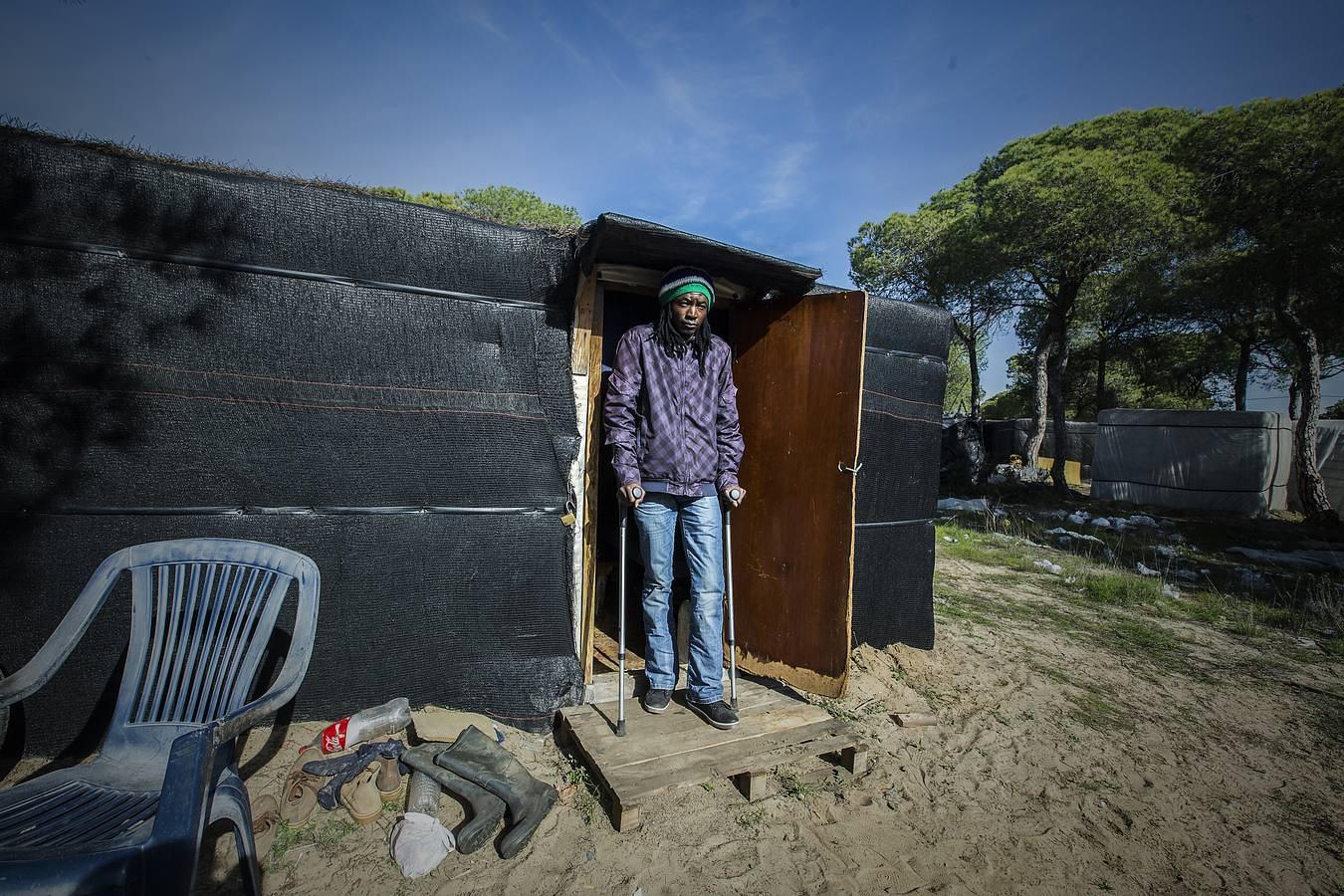 Así se vive en los campamentos de la fresa de Huelva