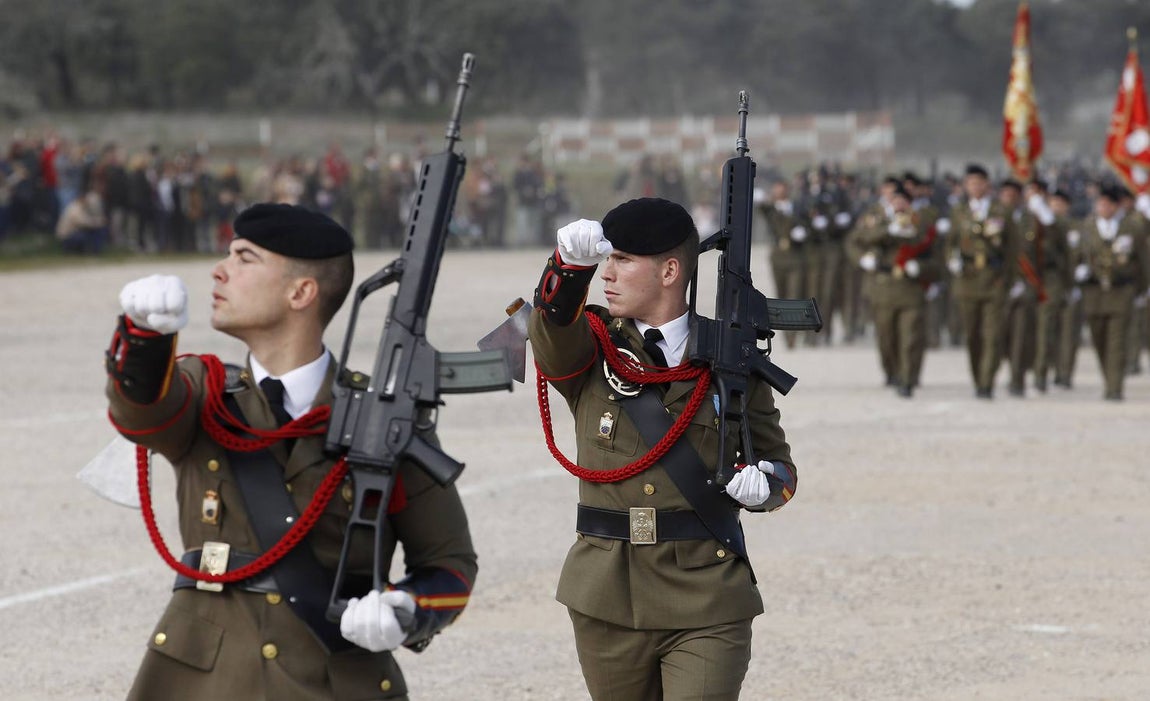 El desfile militar de la Brimz X por la Inmaculada, en imágenes