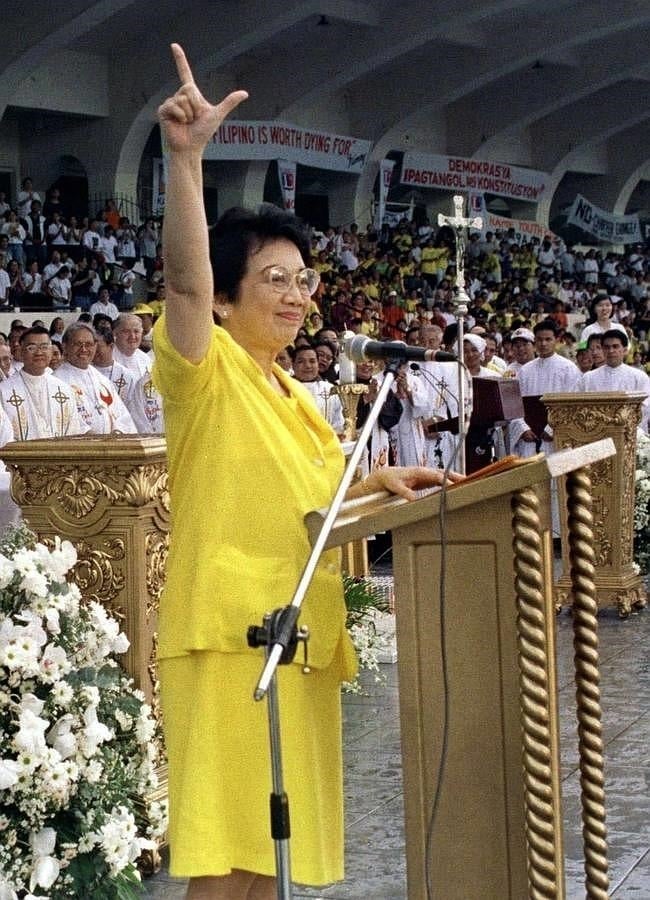 Las otras «Personas del año» de Time. El año pasado el reconocimiento recayó en la canciller alemana, Angela Merkel, la primera mujer en 29 años desde que la expresidenta de Flilipinas Corazón Aquino (en la imagen) fue portada de tan prestigiosa publicación, por su papel en la democratización de este país en 1986