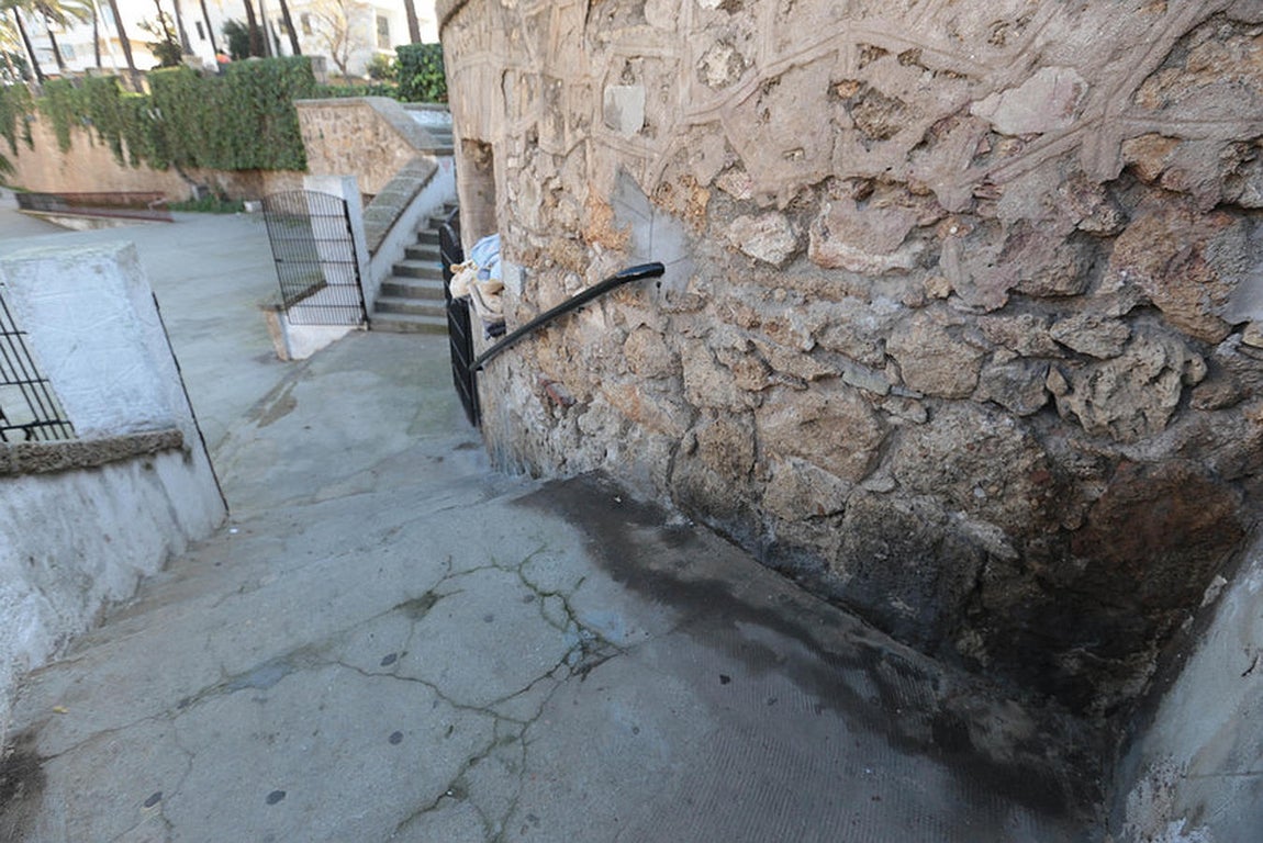 Abandono de los parques y jardines en Cádiz