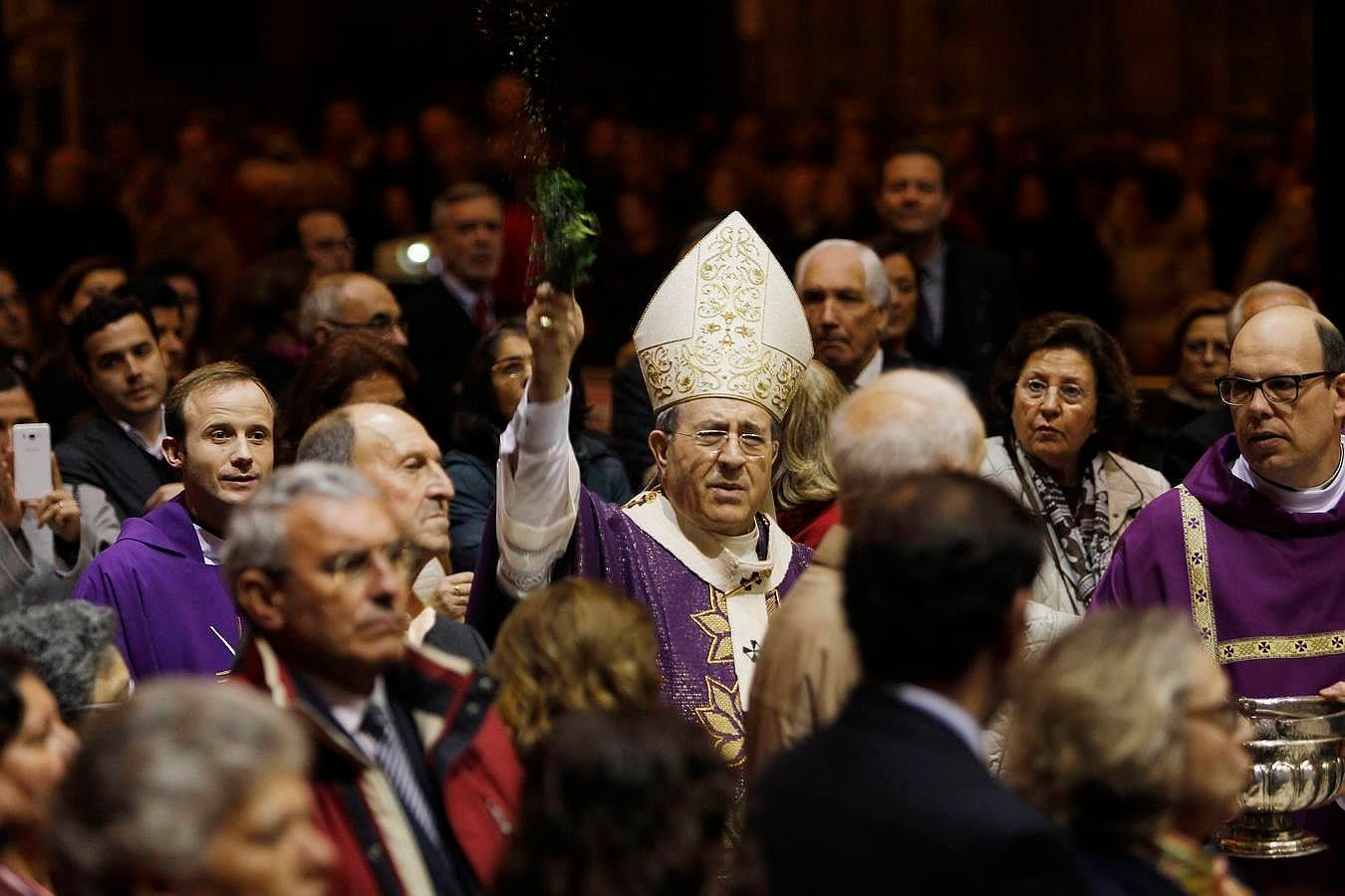 Misa de la apertura del Año de la Misericordia en la Catedral de Sevilla