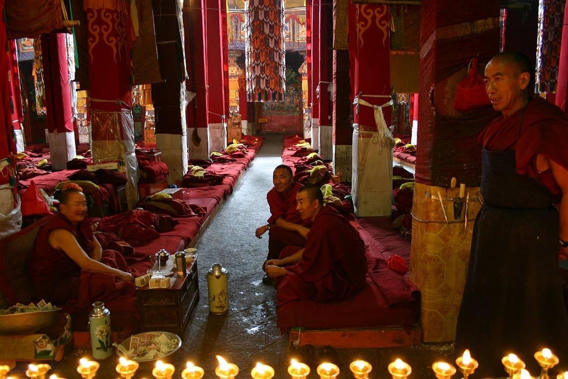 Monjes budistas en el monasterio de Drepung, a las afueras de Lhasa. 