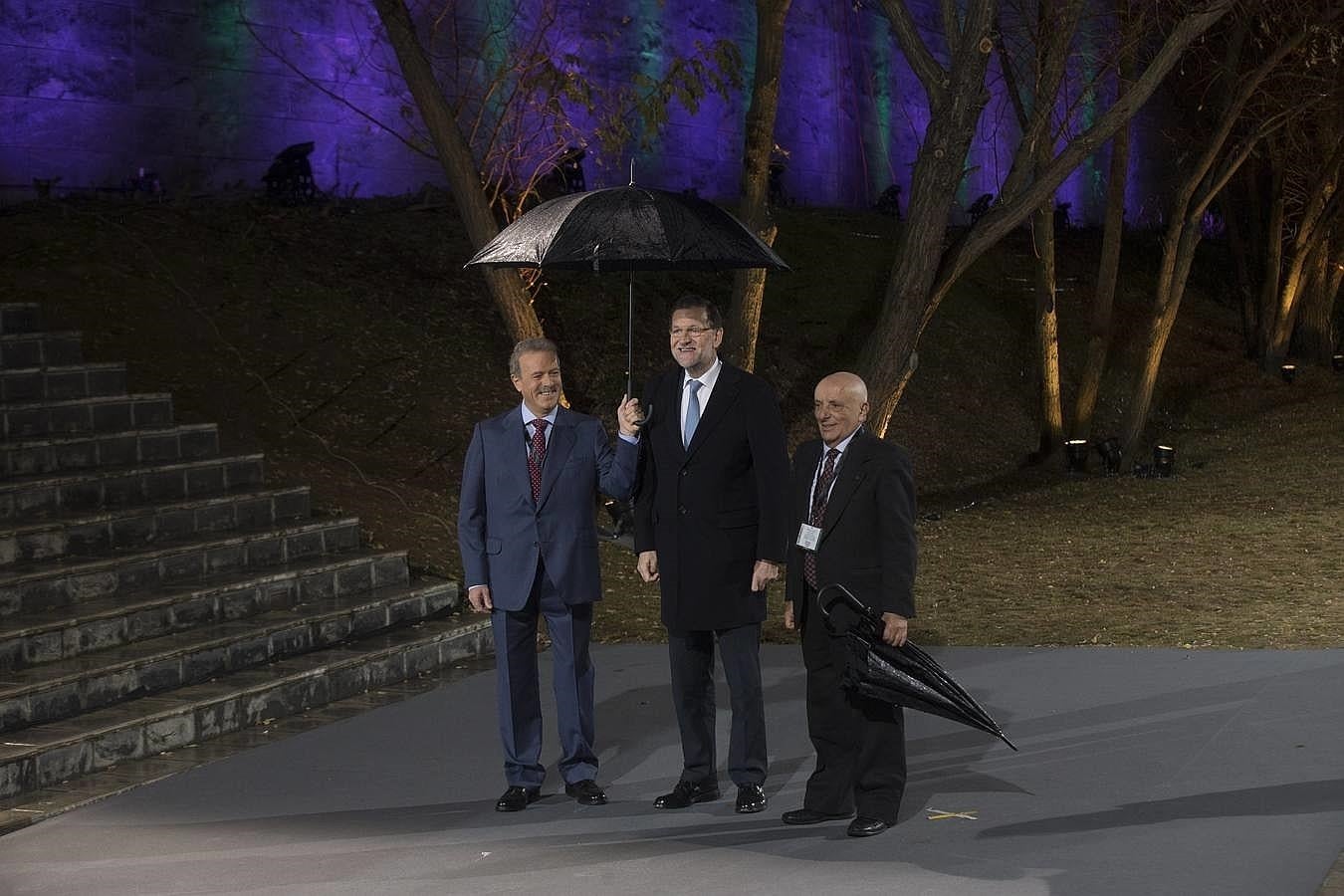 Mariano Rajoy, candidato del PP y actual presidente del Gobierno, llega al Cara a Cara de la Academia de TV