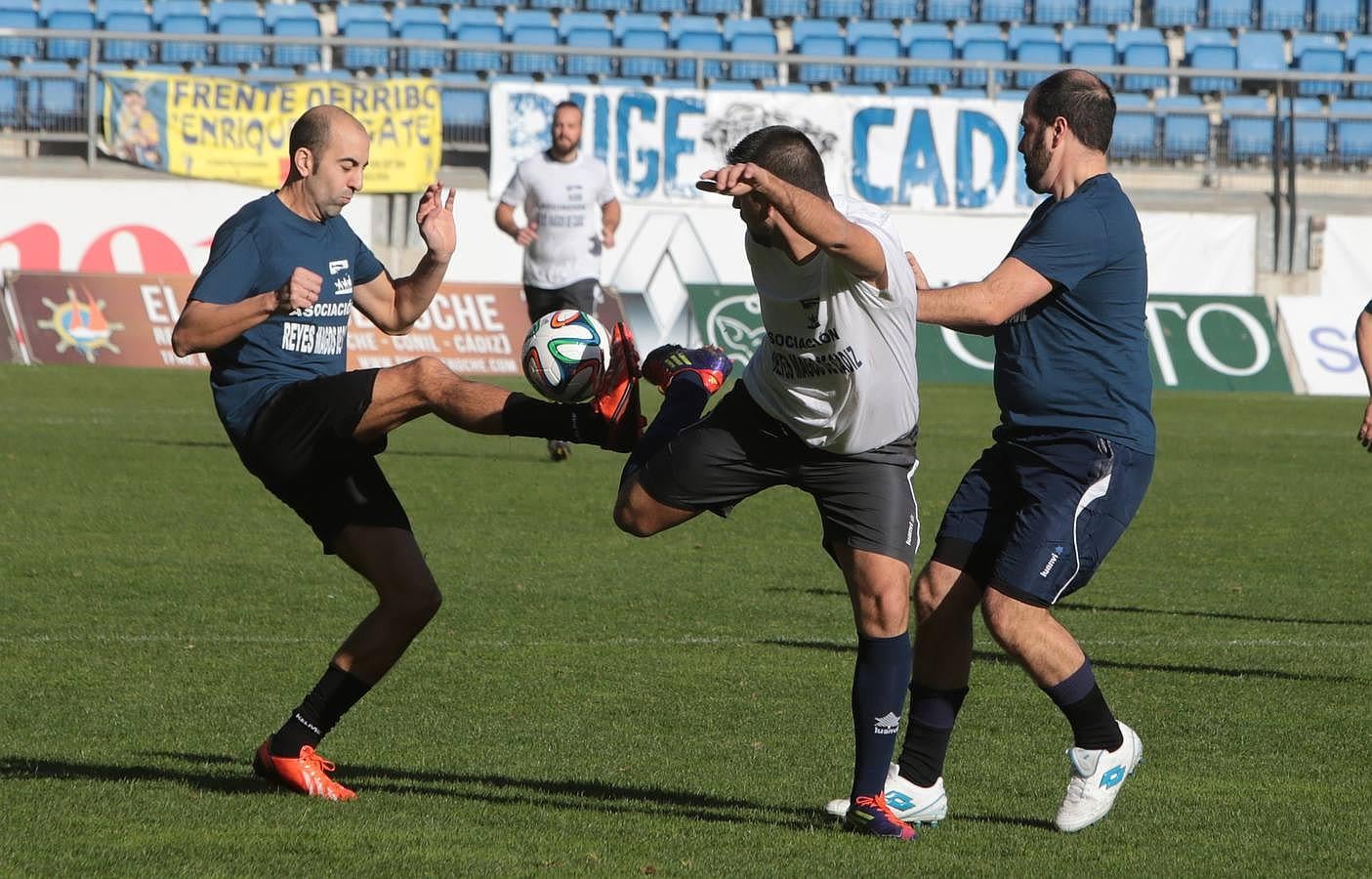 El Carranza acoge el partido benéfico de Reyes Magos en Cádiz