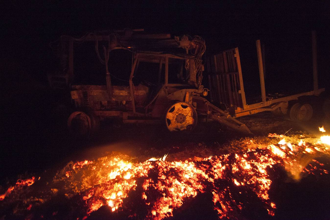 Más de un centenar de incendios siguen activos en Asturias, principalmente en la zona del occidente 