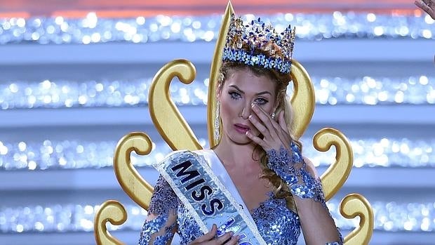 Mireia Lalaguna después de ser coronada como Miss Mundo