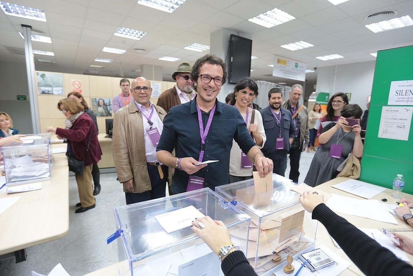 El alcalde, José María González, 'Kichi', también ha votado en Cádiz