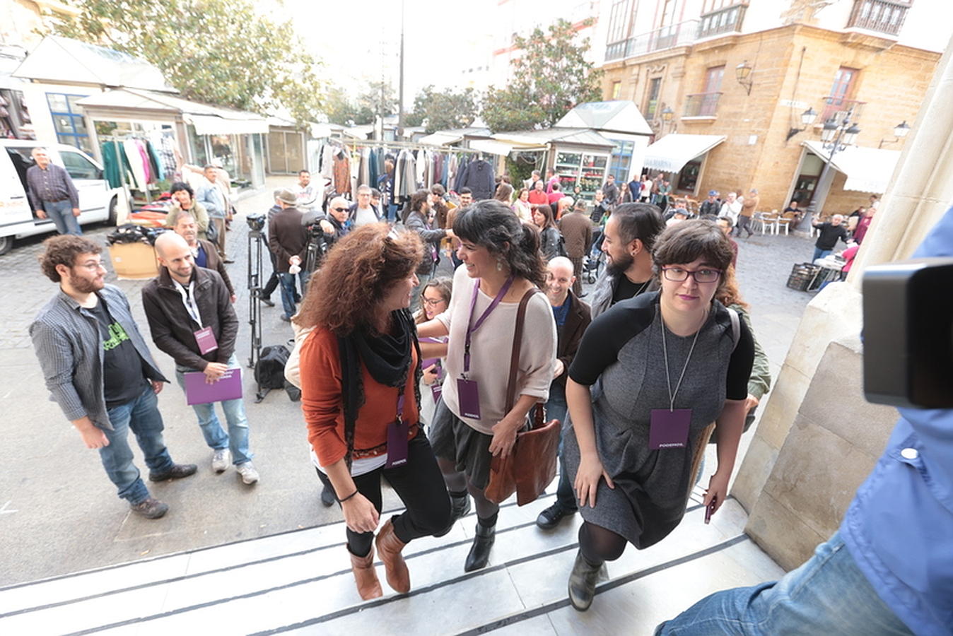 Teresa Rodríguez, en la puerta de Correos para votar