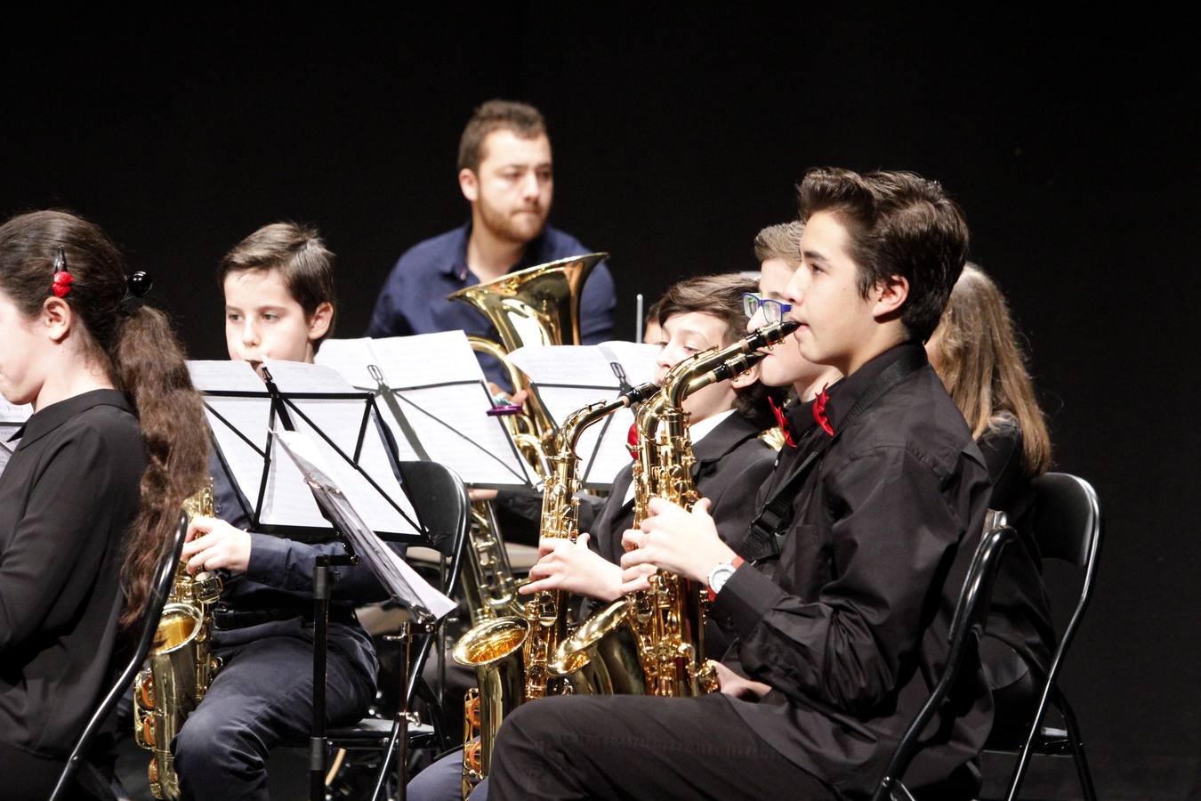 Los alumnos de la Escuela de Música abren la Navidad