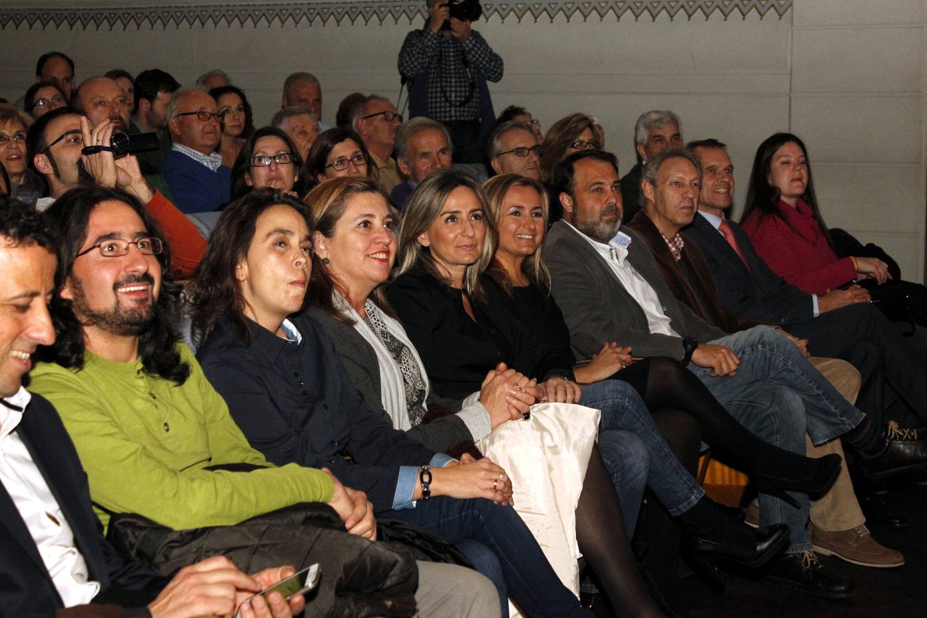 La alcaldesa de Toledo, Milagros Tolón, con varios concejales del Ayuntamiento. 