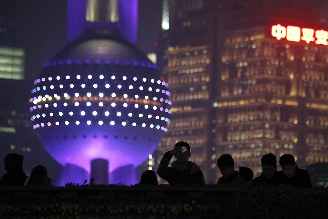 Preparativos para la celebración del Año Nuevo en Shanghai, China. 