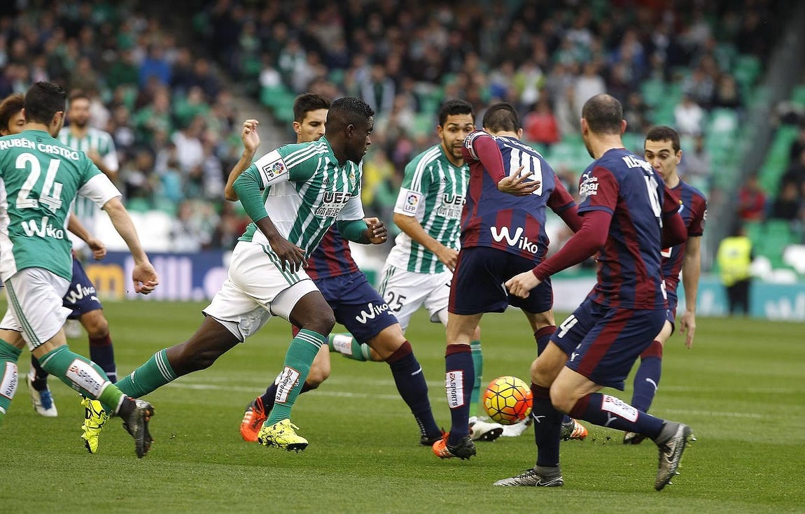 Humillante derrota del Real Betis en casa (0-4) ante el Eibar