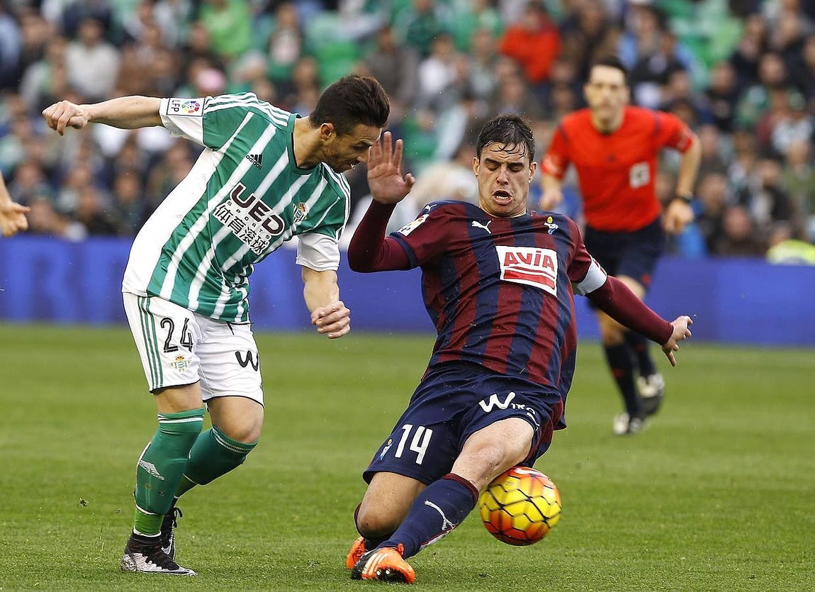 Humillante derrota del Real Betis en casa (0-4) ante el Eibar