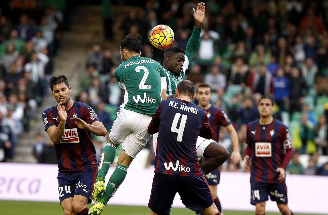 Humillante derrota del Real Betis en casa (0-4) ante el Eibar