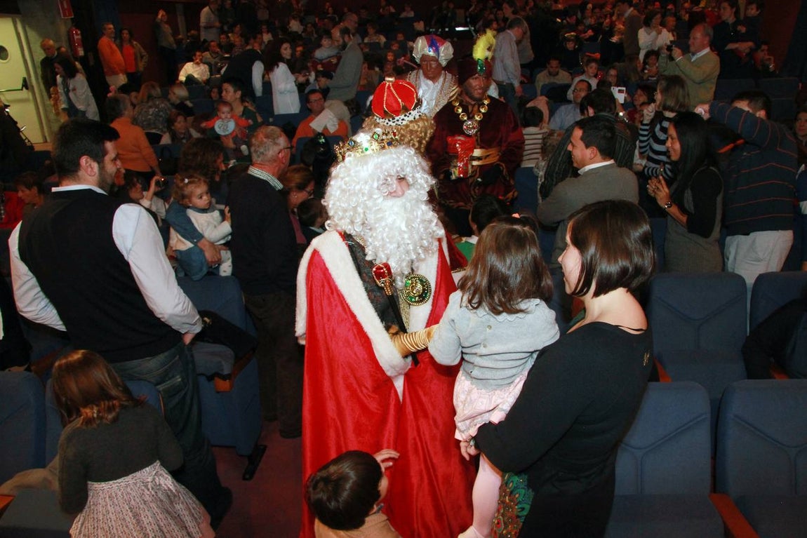 Los Reyes Magos visitan el hospital de Toledo