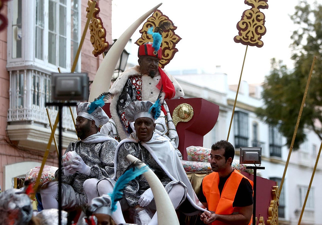 Fotos: Cabalgata de los Reyes Magos en Cádiz 2016