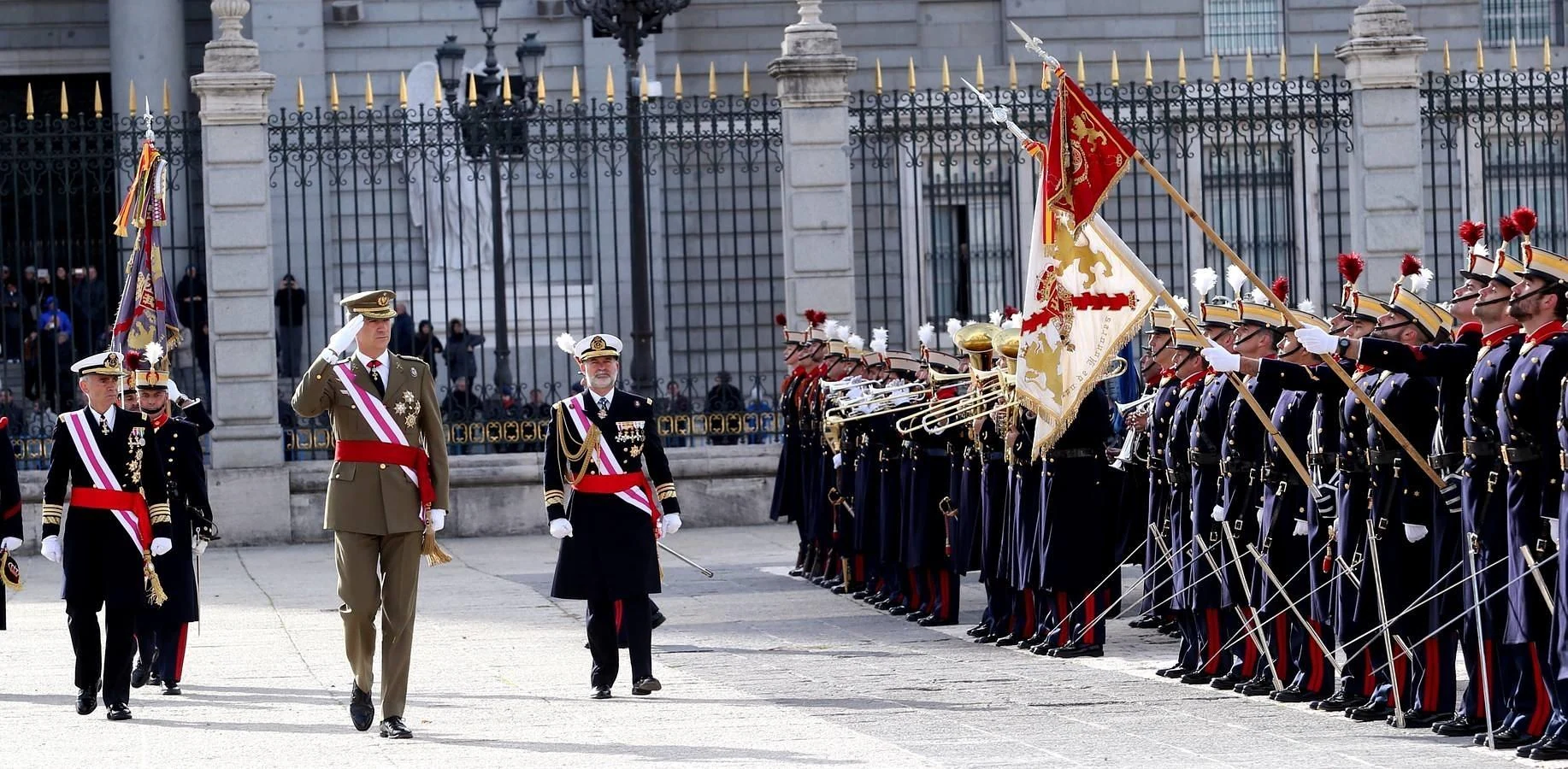 Los Reyes Felipe VI y Letizia han presidido la celebración de la Pascua Militar en el Palacio Real