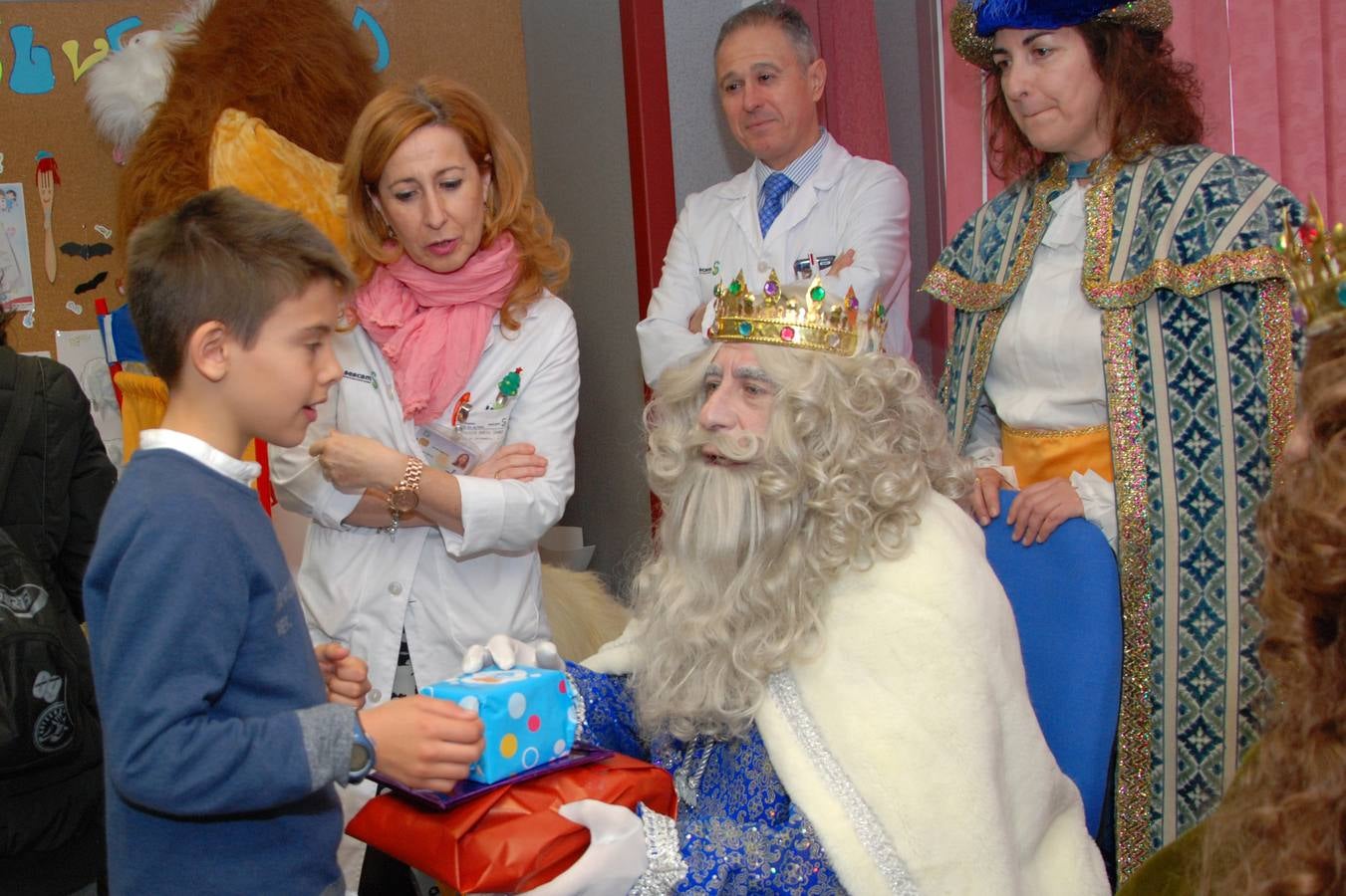 Los Reyes Magos visitan el hospital de Talavera